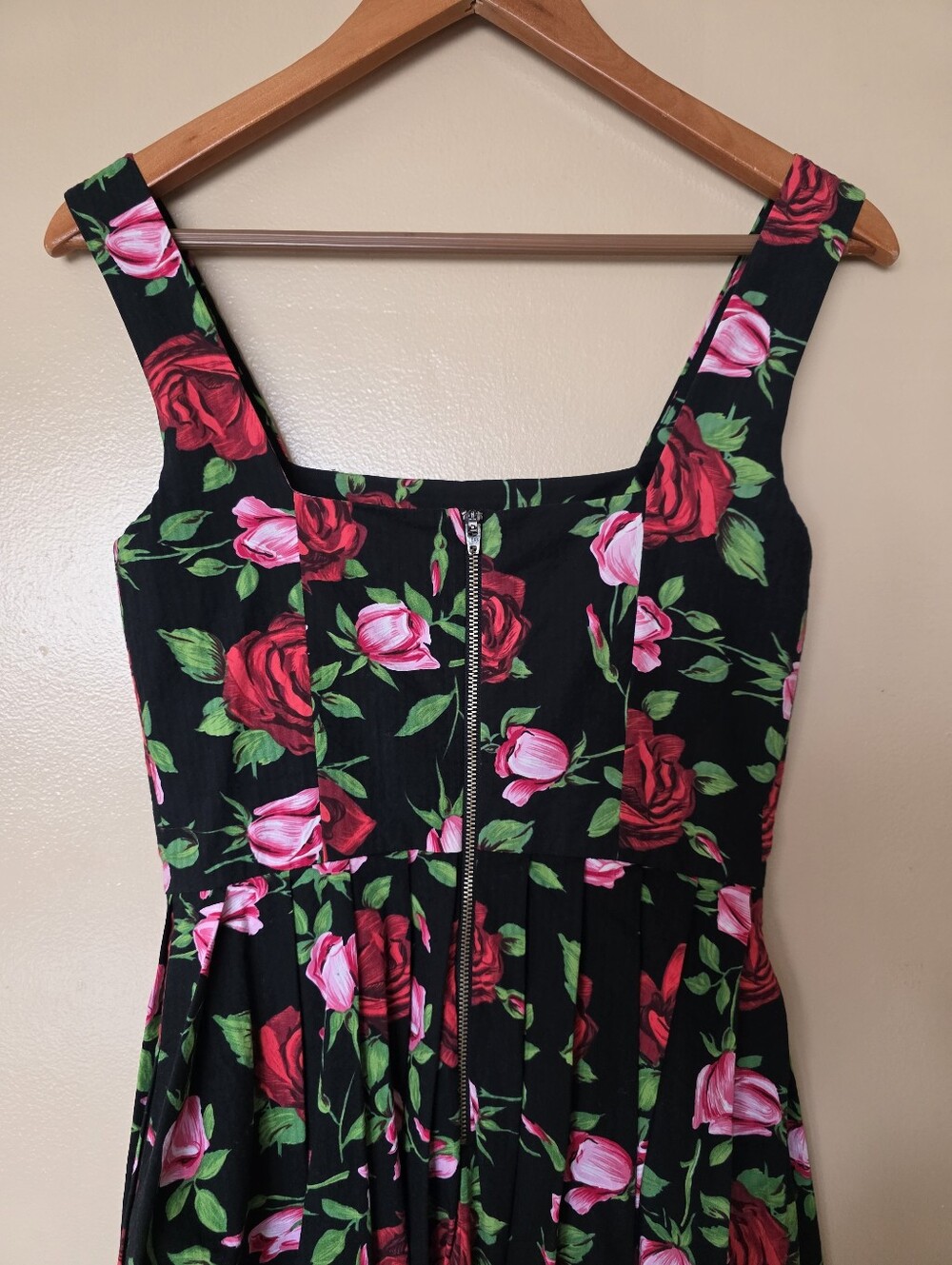Betsey Johnson Romantic Rose Print Fit & Flare Dress Sz 4 USA Pin Up Rockabilly - Picture 7 of 13